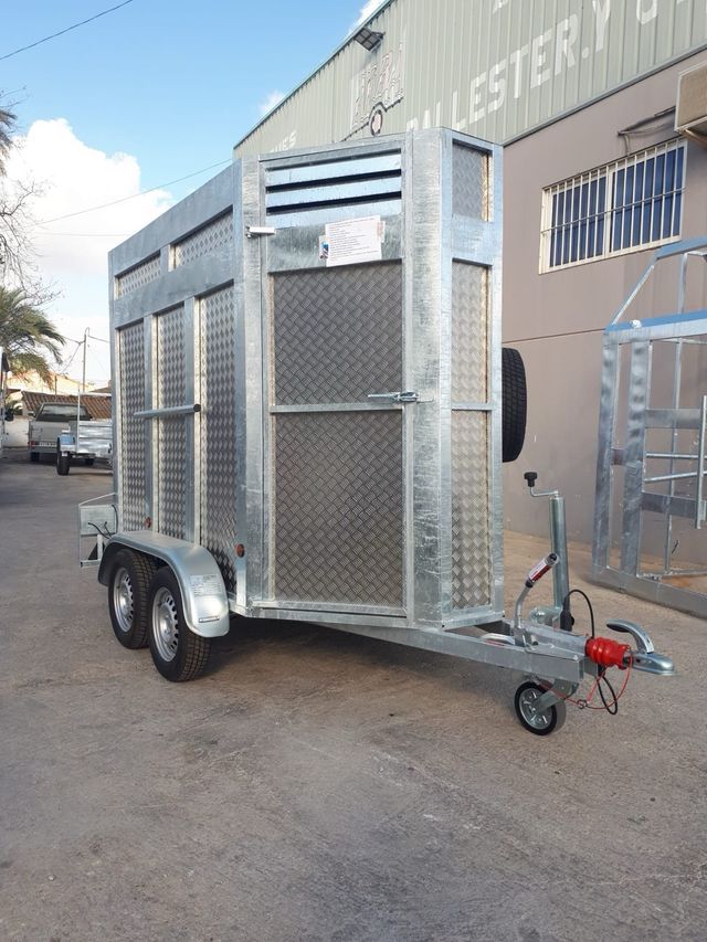 Remolque van de caballo y medio