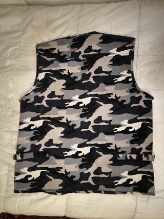 Chaleco gris militar caza