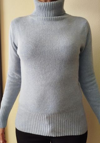 Jersey azul de cuello alto