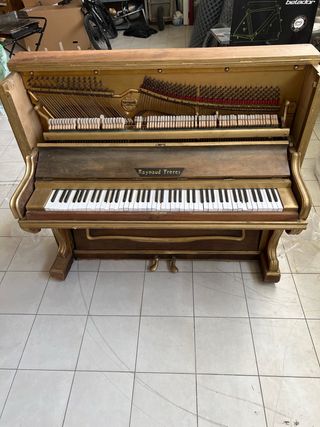 Piano Raynaud Frères 