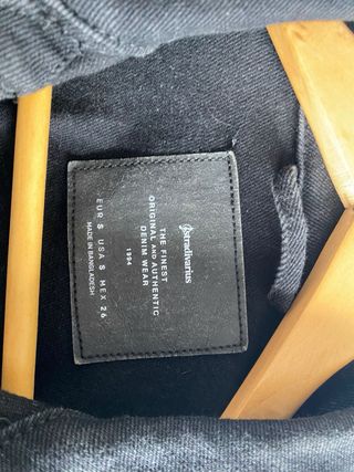 Chaqueta vaquera negra Stradivarius