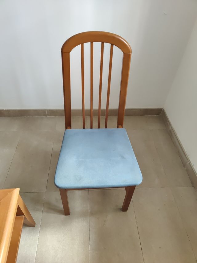 Sillas de madera salón. Tengo 6