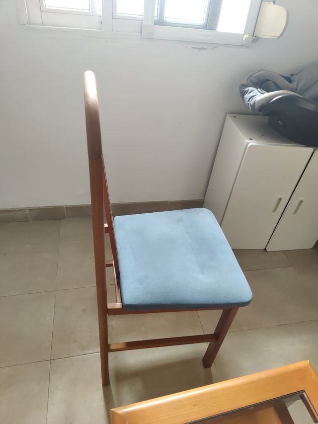 Sillas de madera salón. Tengo 6