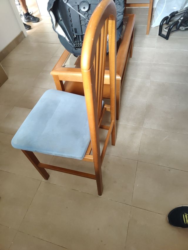 Sillas de madera salón. Tengo 6