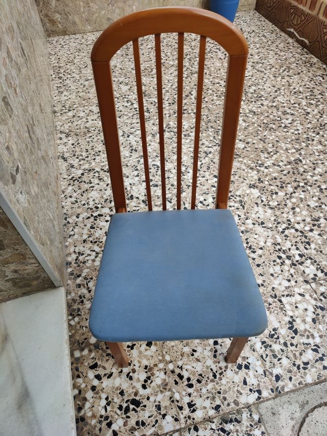 Sillas de madera salón. Tengo 6