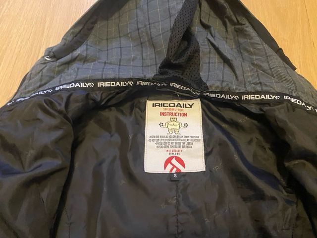 Chaqueta capucha mujer Iriedaily