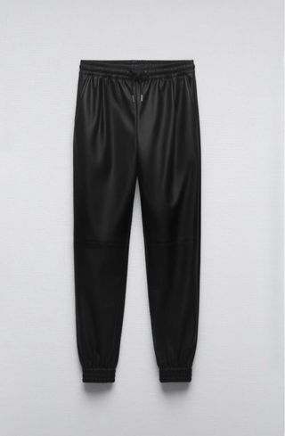 Pantalon jogger efecto piel