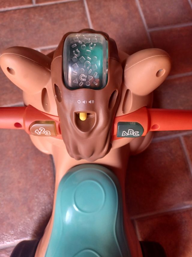 Correpasillos caballo fisher price