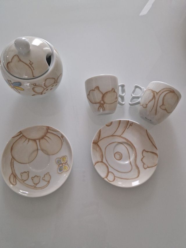 Tazzine e zuccheriera Thun