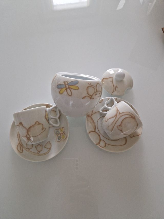 Tazzine e zuccheriera Thun
