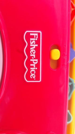 Mesa de actividades para niños Fisher Price.
