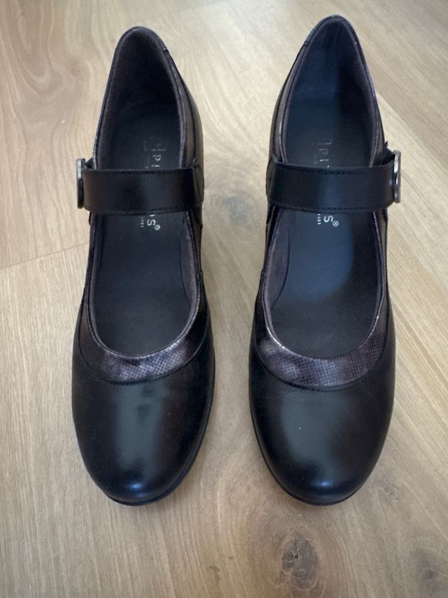 Zapatos de salón, piel