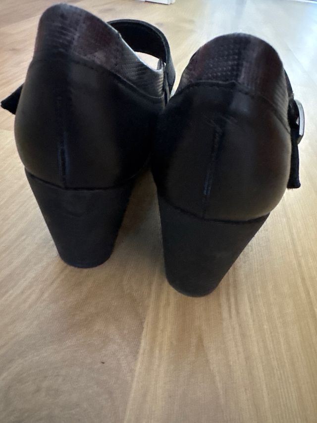 Zapatos de salón, piel