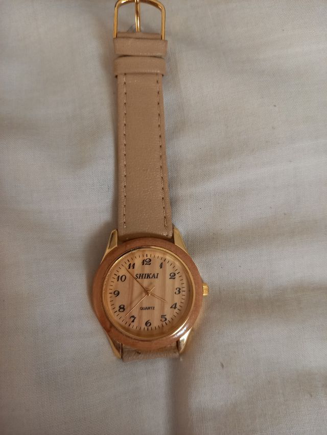 Reloj símil madera