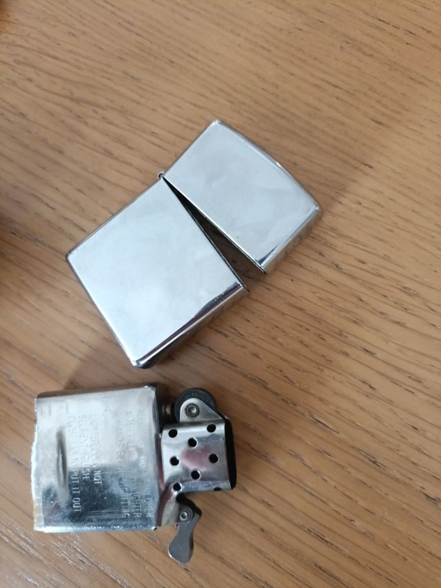 Zippo con lata incluido para recargar