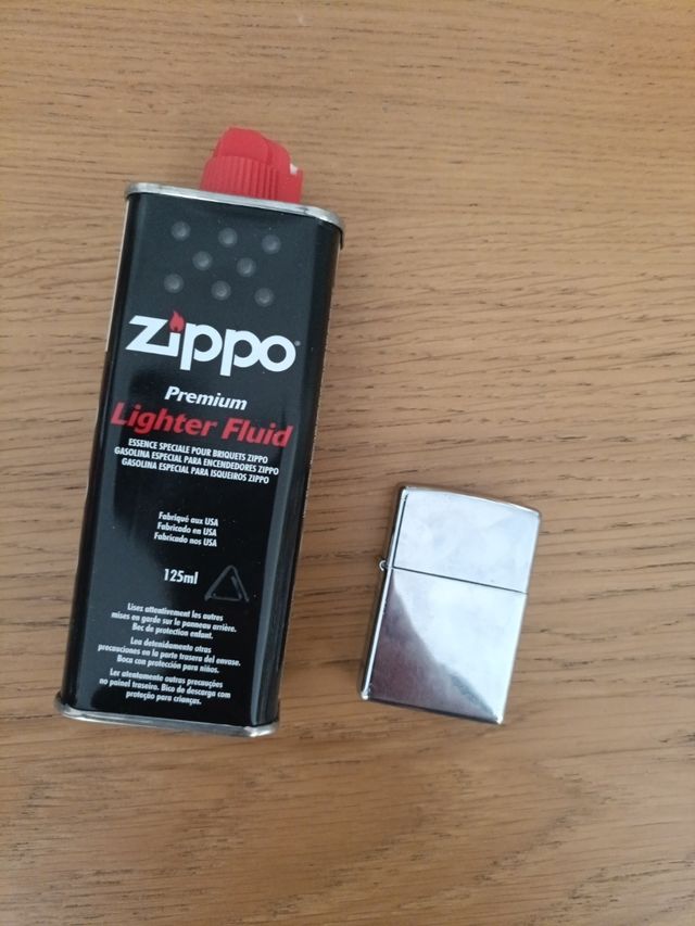 Zippo con lata incluido para recargar