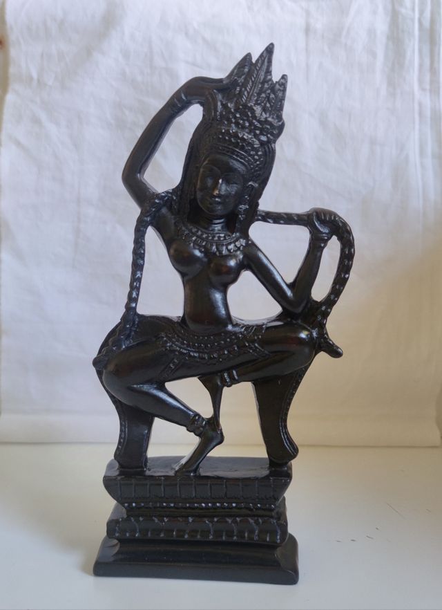 Figura Apsara diosa