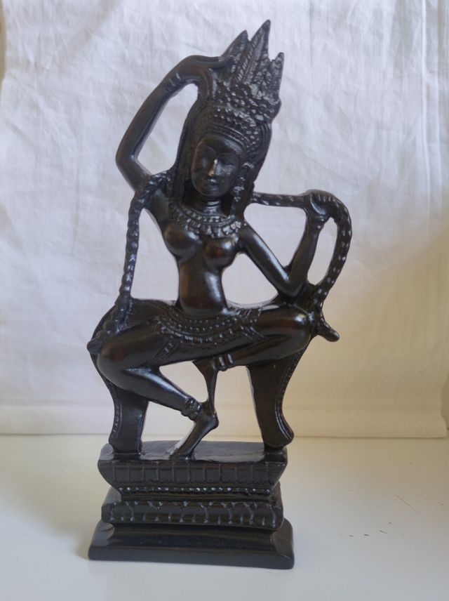 Figura Apsara diosa