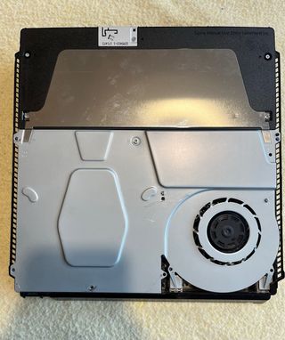 PS4 (PlayStation 4)