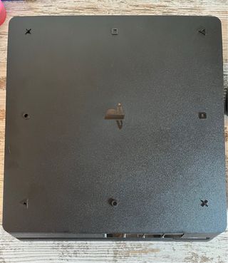 PS4 (PlayStation 4)