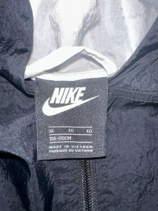 Cortavientos/Chubasquero Nike