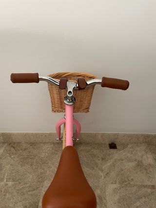 Bicicleta sin pedales. Mundo petit