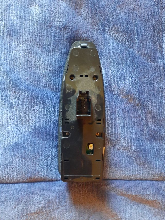 Mando elevalunas delantero izquierdo BMW