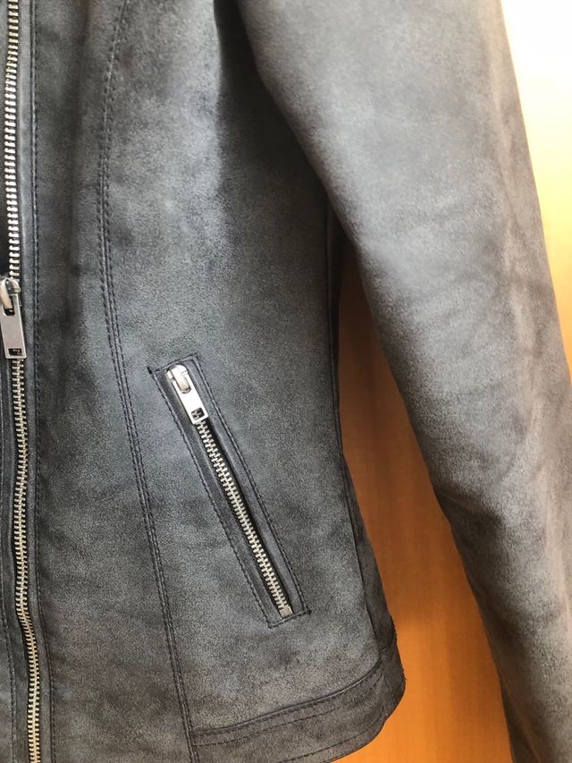 Chaqueta gris oscuro