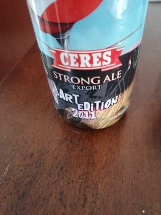 3 bottiglie vuote birra.