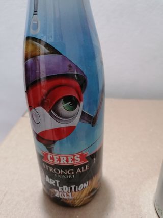 3 bottiglie vuote birra.