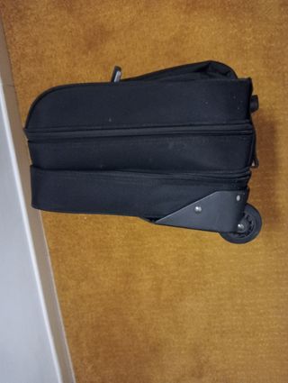 Maletín con ruedas totto 