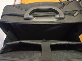 Maletín con ruedas totto 