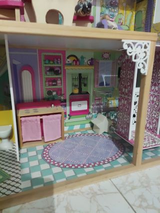 Casa de muñecas de madera