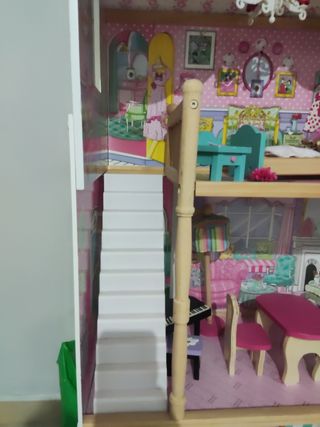 Casa de muñecas de madera