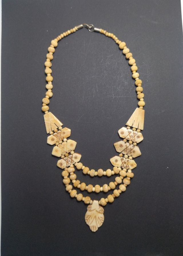 Collana osso stile  tribale artigianale