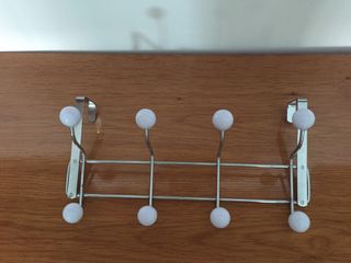 Percha sobre puerta