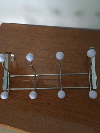Percha sobre puerta
