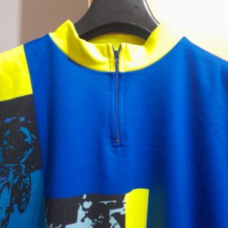 Maglia ciclista con maniche lunghe