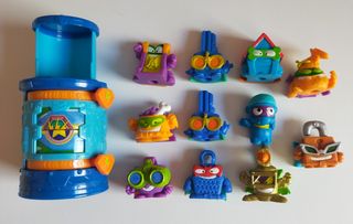 Figuras Superzings y caja fuerte