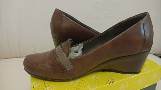 Zapatos de cuña PITILLOS