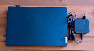 Ordenador portatil Lenovo V14 