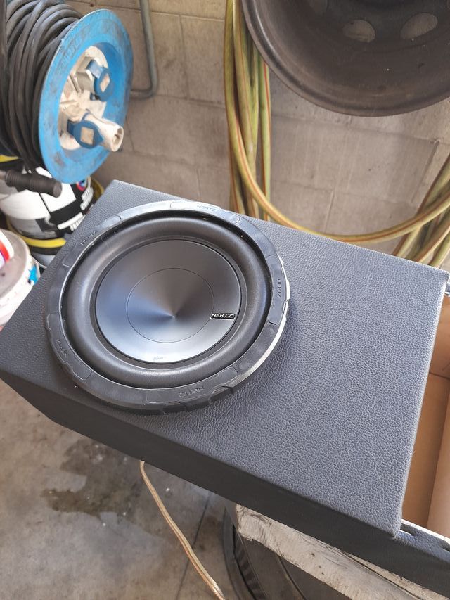 Sub woofer hertz