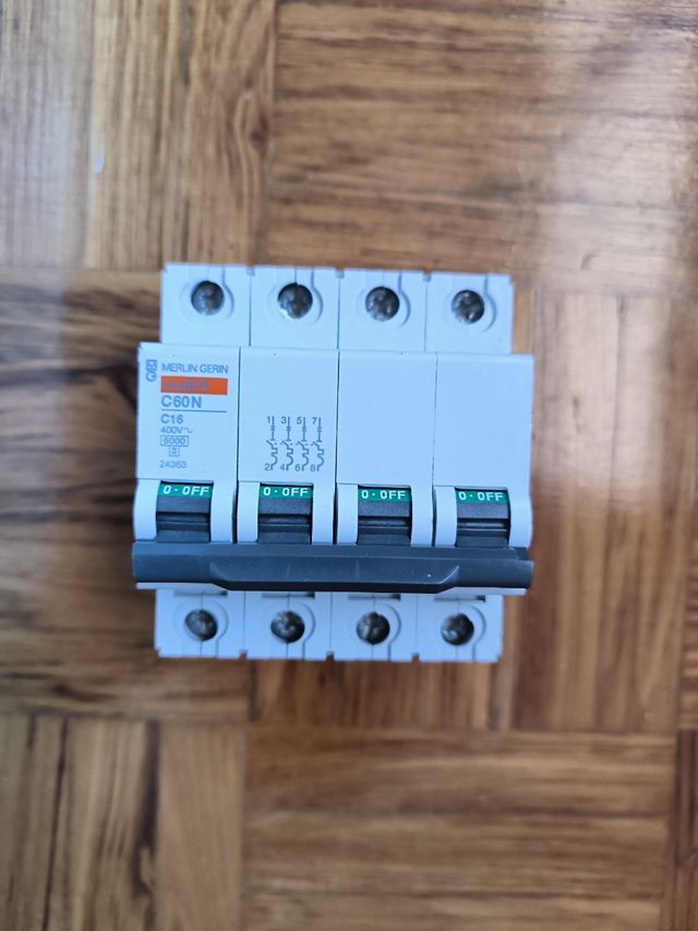 Automático 4 polos C60N C16A