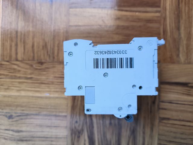 Automático 4 polos C60N C16A