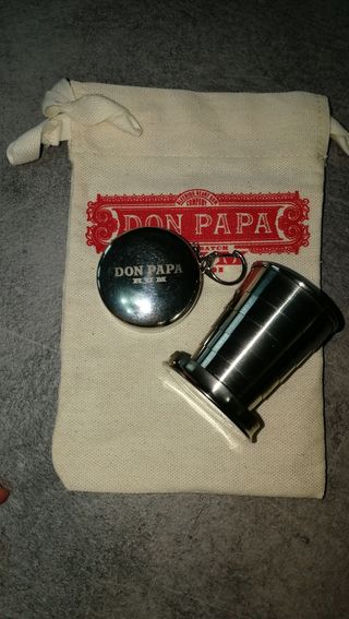 Sacchetto e bicchiere Don Papa
