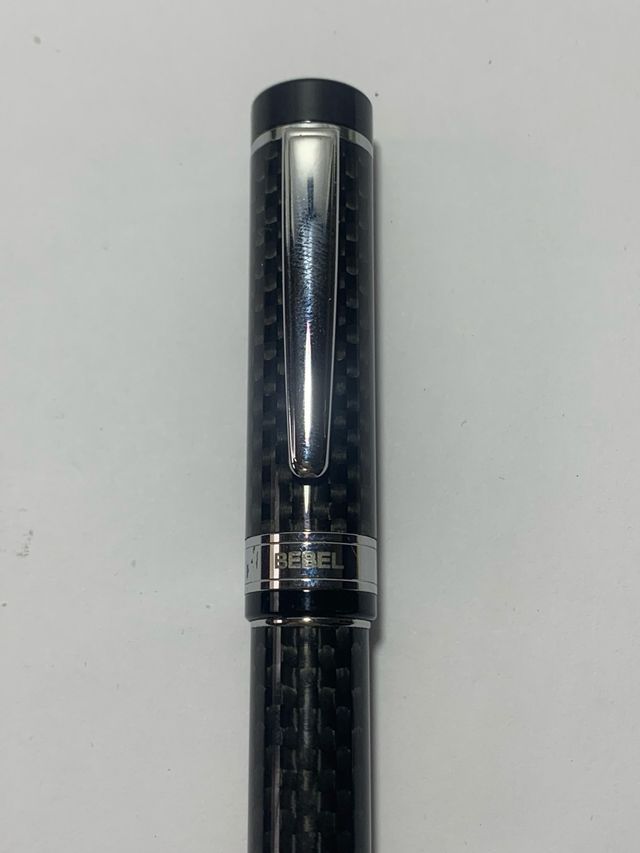 Penna a sfera Bebel in carbonio