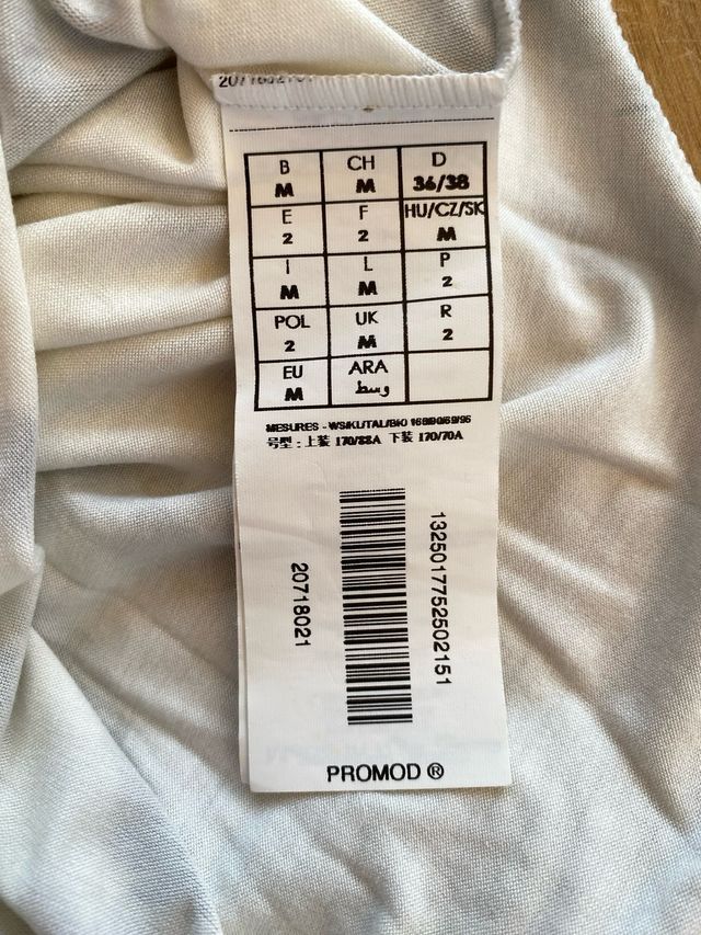 Camiseta con lazo en la espalda promod