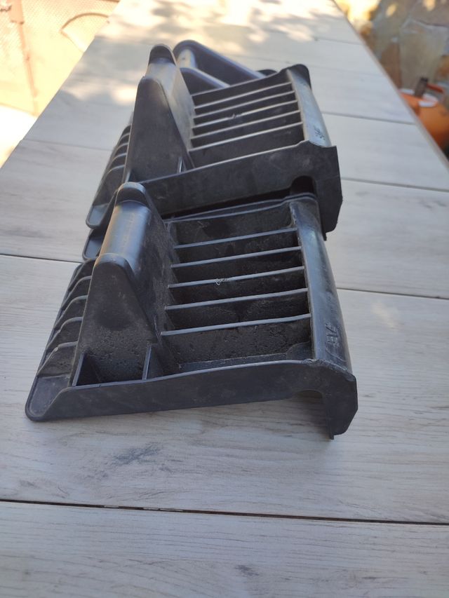 Cantoneras amarre cargas