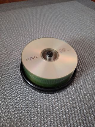 23 Discos duros vacíos