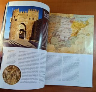 Lote Libro y 3 revistas "National Geographic"